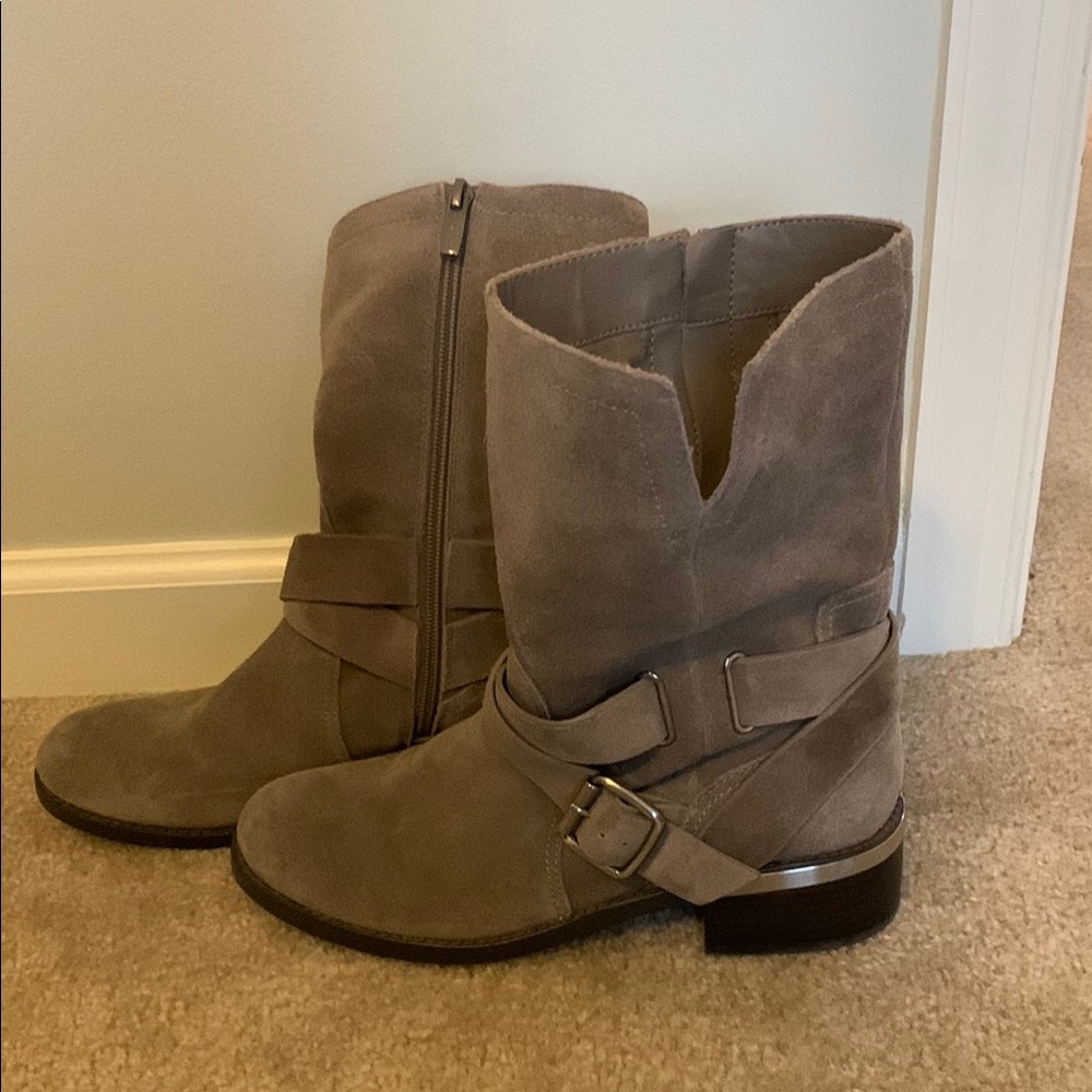 Stylish Gray Women's Boots